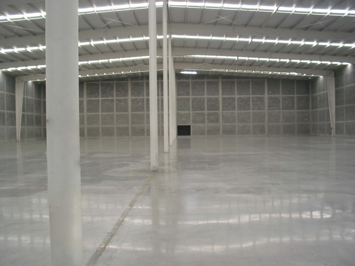 Bodega vista desde oficinas en planta alta